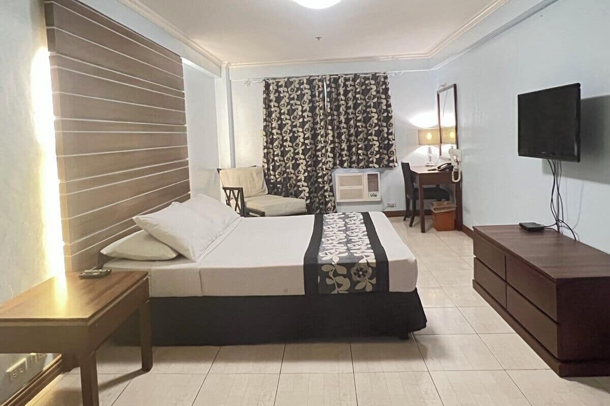 Habitación Deluxe | Caja de seguridad en la habitación, escritorio y insonorización