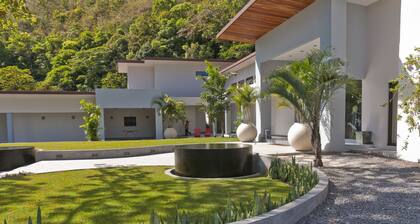 The Haven and Spa - Health and Wellness Accommodation - Adults Only