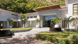 Lobby - The Haven and Spa - Health and Wellness Accommodation - Adults Only (Boquete)