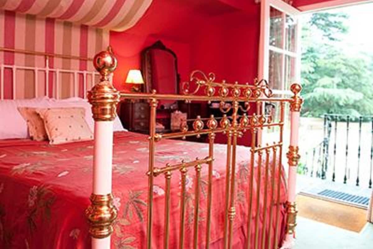 Chambre Standard, 1 lit double, vue sur le jardin | Literie de qualité, bureau, fer et planche à repasser