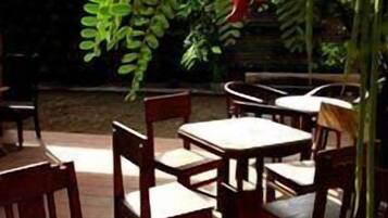 Café da manhã, almoço e jantar; culinária da Indonésia