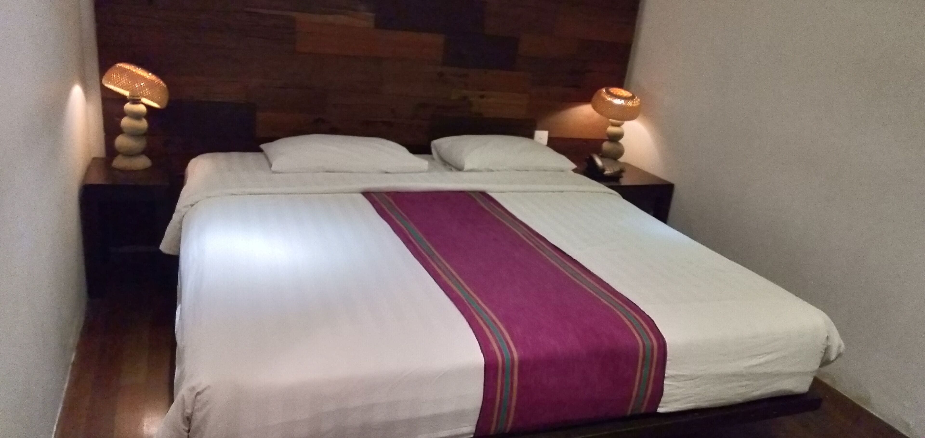 Standardværelse | Premium-sengetøj, minibar, pengeskab på værelset, skrivebord