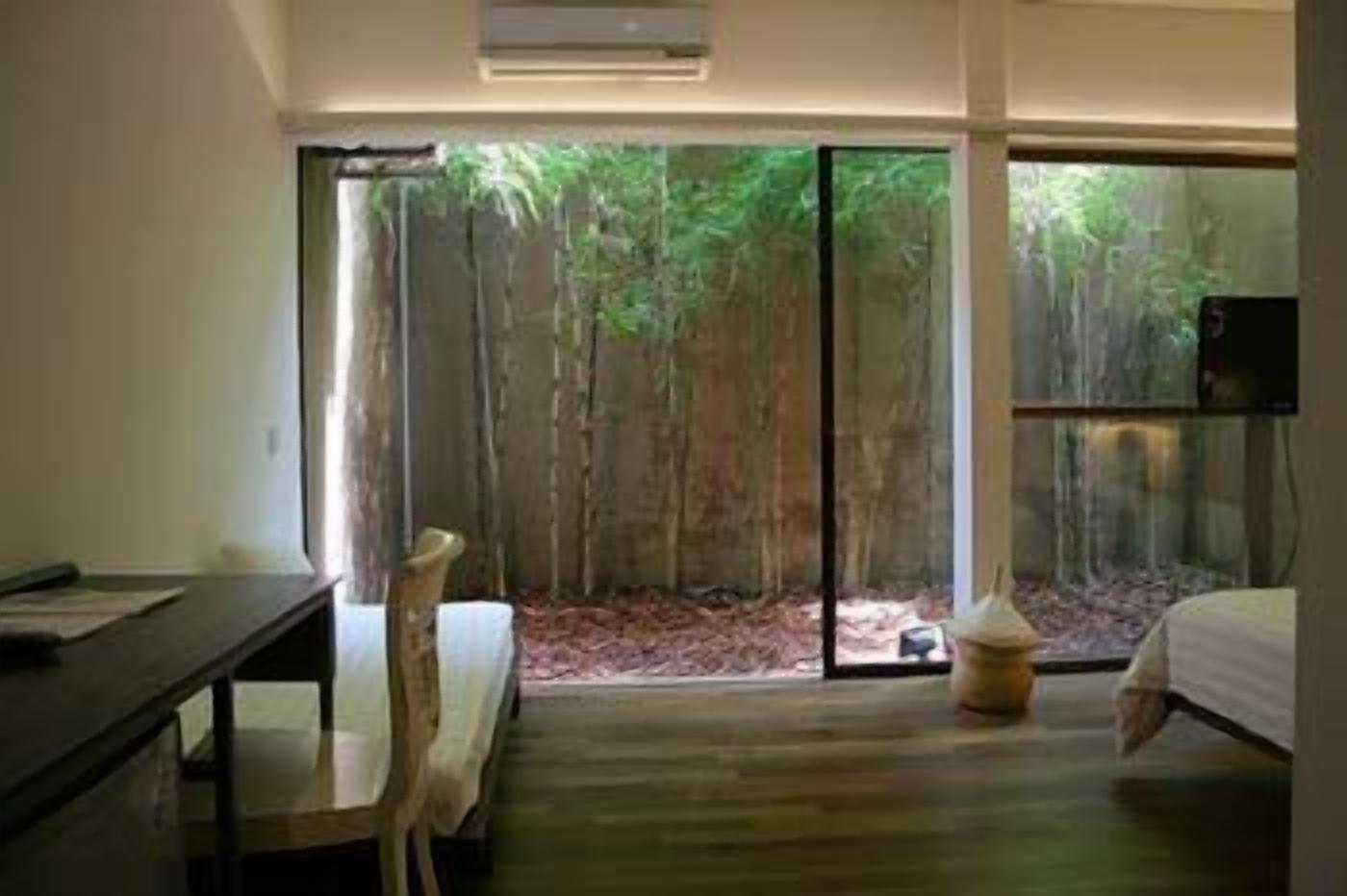 豪華客房 | 客廳 | LCD 電視、DVD 播放機