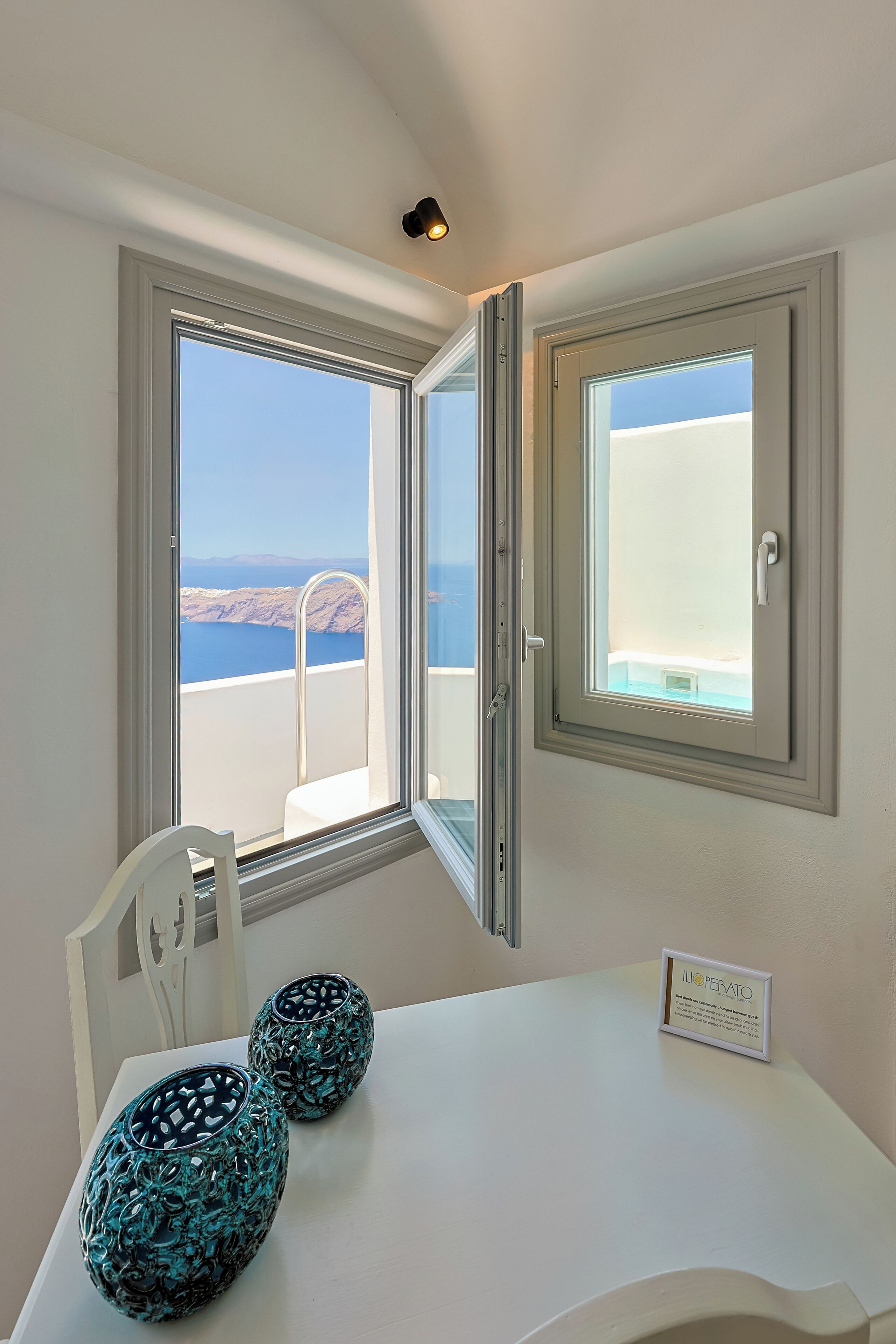 standard room, hot tub (outdoor hot tub, caldera view) | 2 bedrooms, minibar, in-room safe, individually furnished