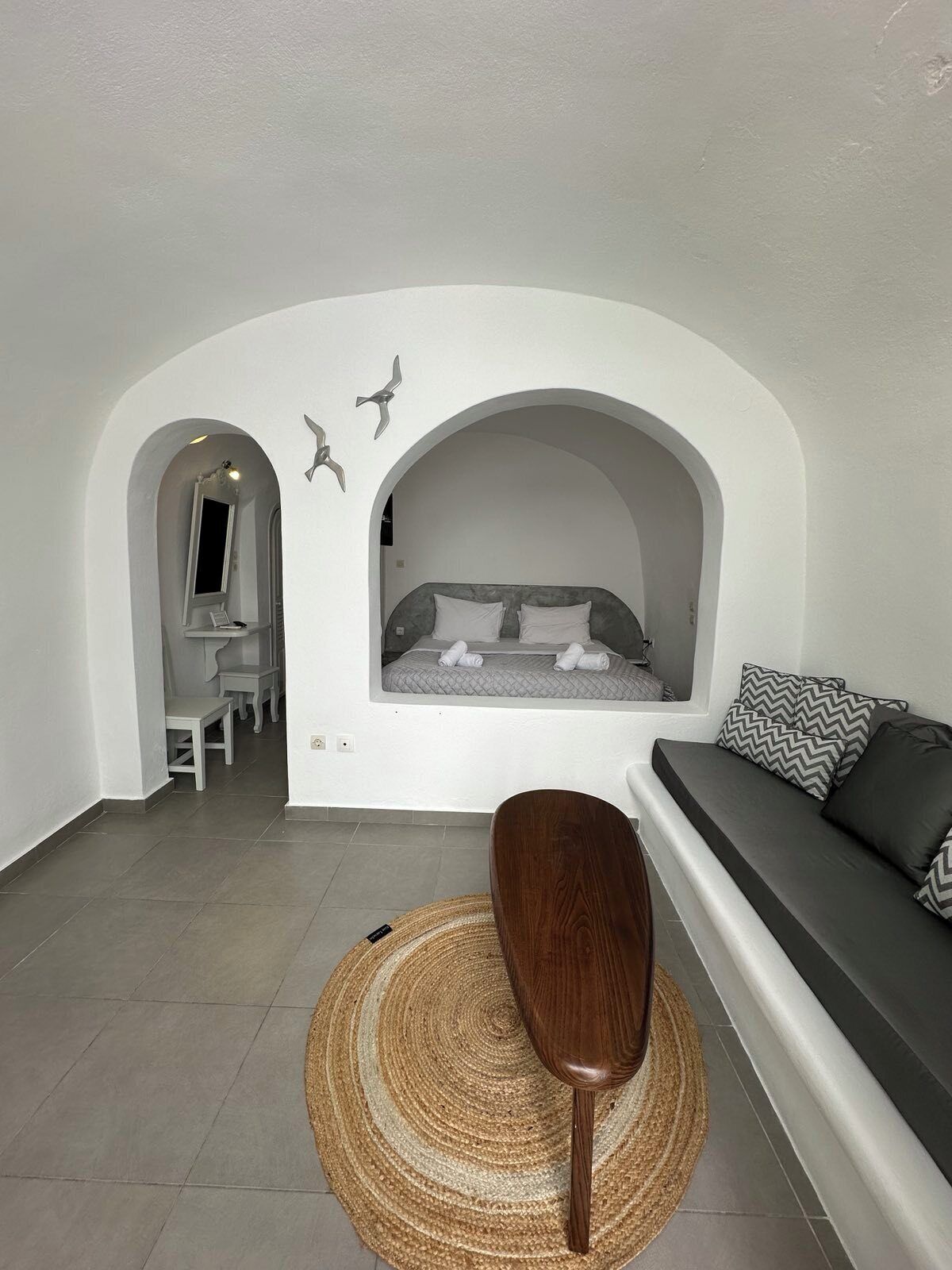 deluxe room | 2 bedrooms, minibar, in-room safe, individually furnished