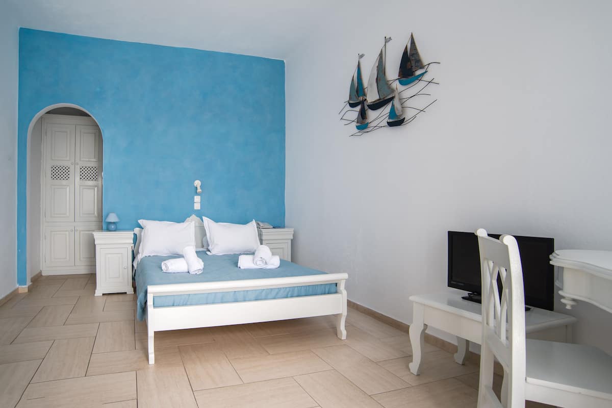 Superior Room | 2 bedrooms, minibar, in-room safe, individually furnished