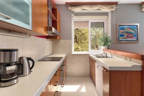 Superior 3 Bedroom Apartment | Private kitchen