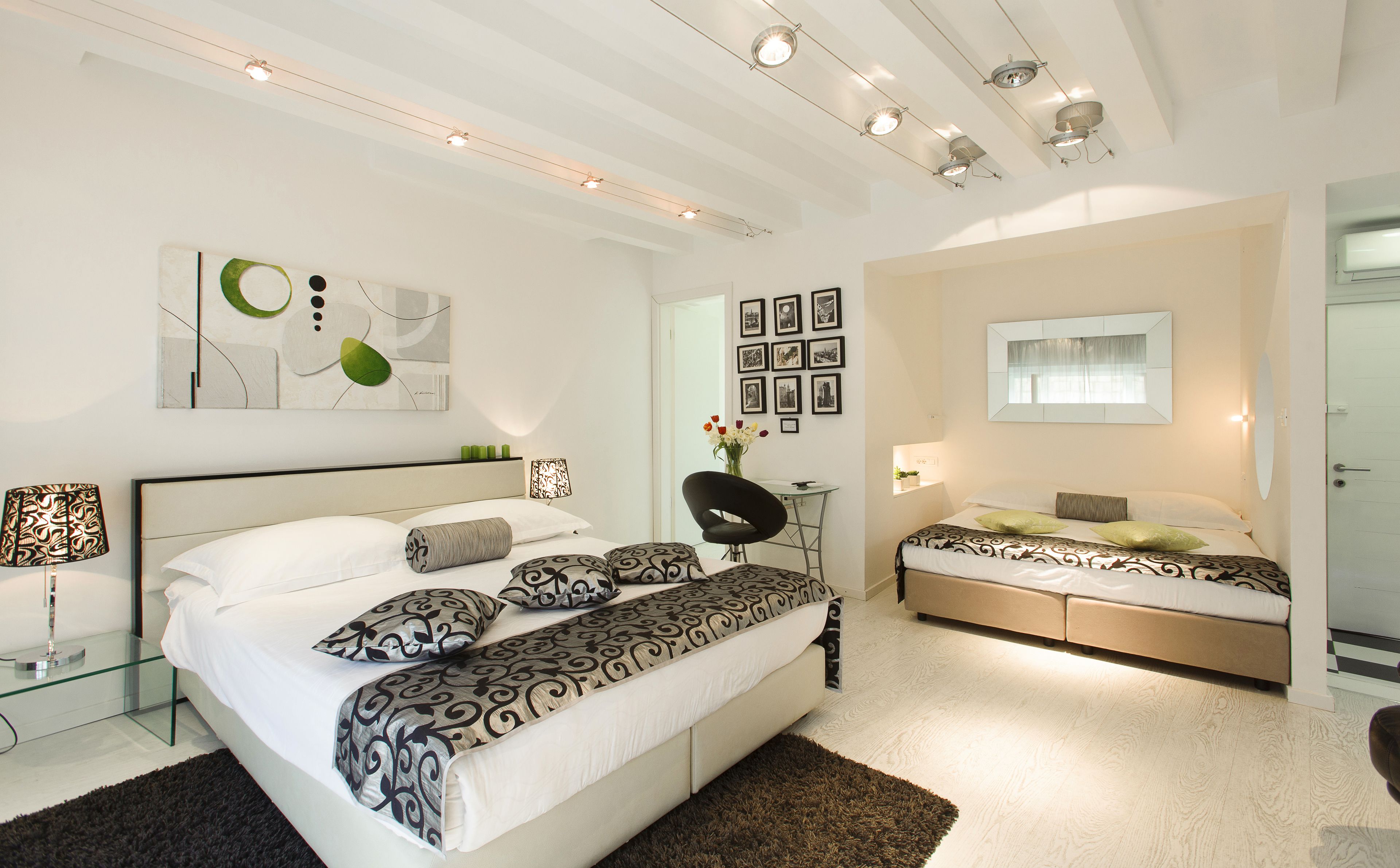 in-room safe, desk, laptop workspace, blackout curtains