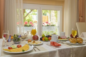 อาหารและเครื่องดื่ม