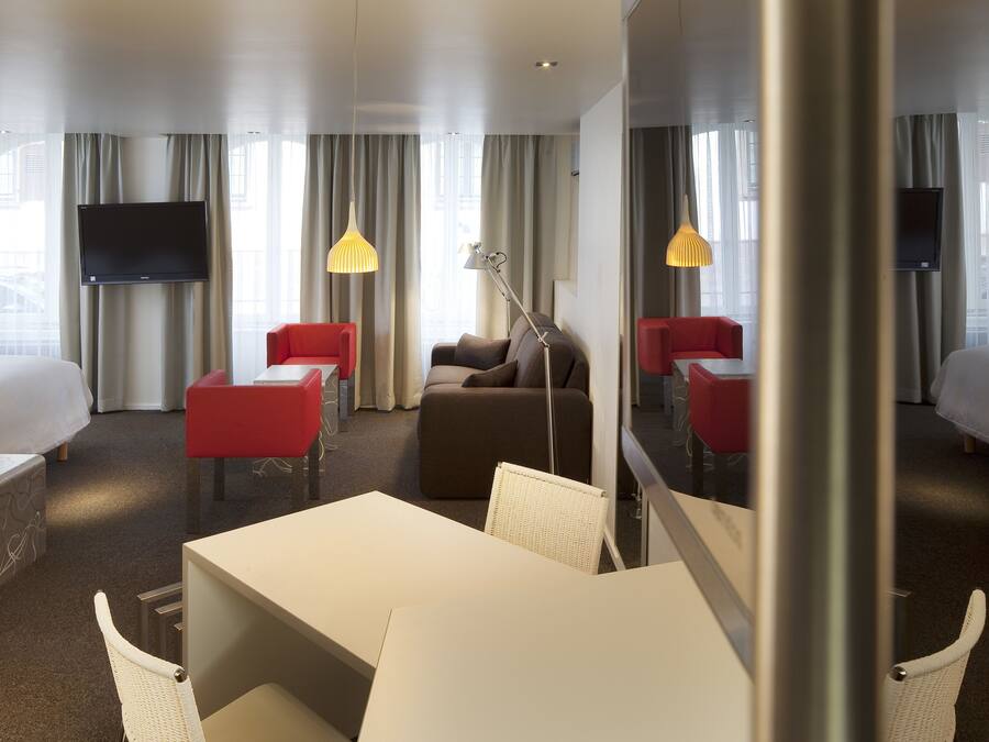 Minibar, in-room safe, desk, soundproofing