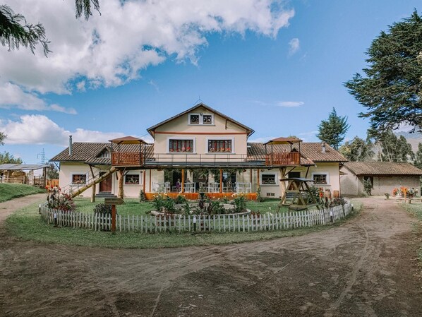 Garden - Hosteria PapaGayo (Aloasí)