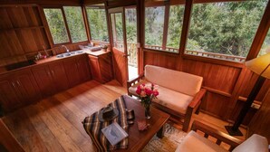 Family Bungalow | Pillowtop beds, WiFi (free) - Hosteria PapaGayo (Aloasí)