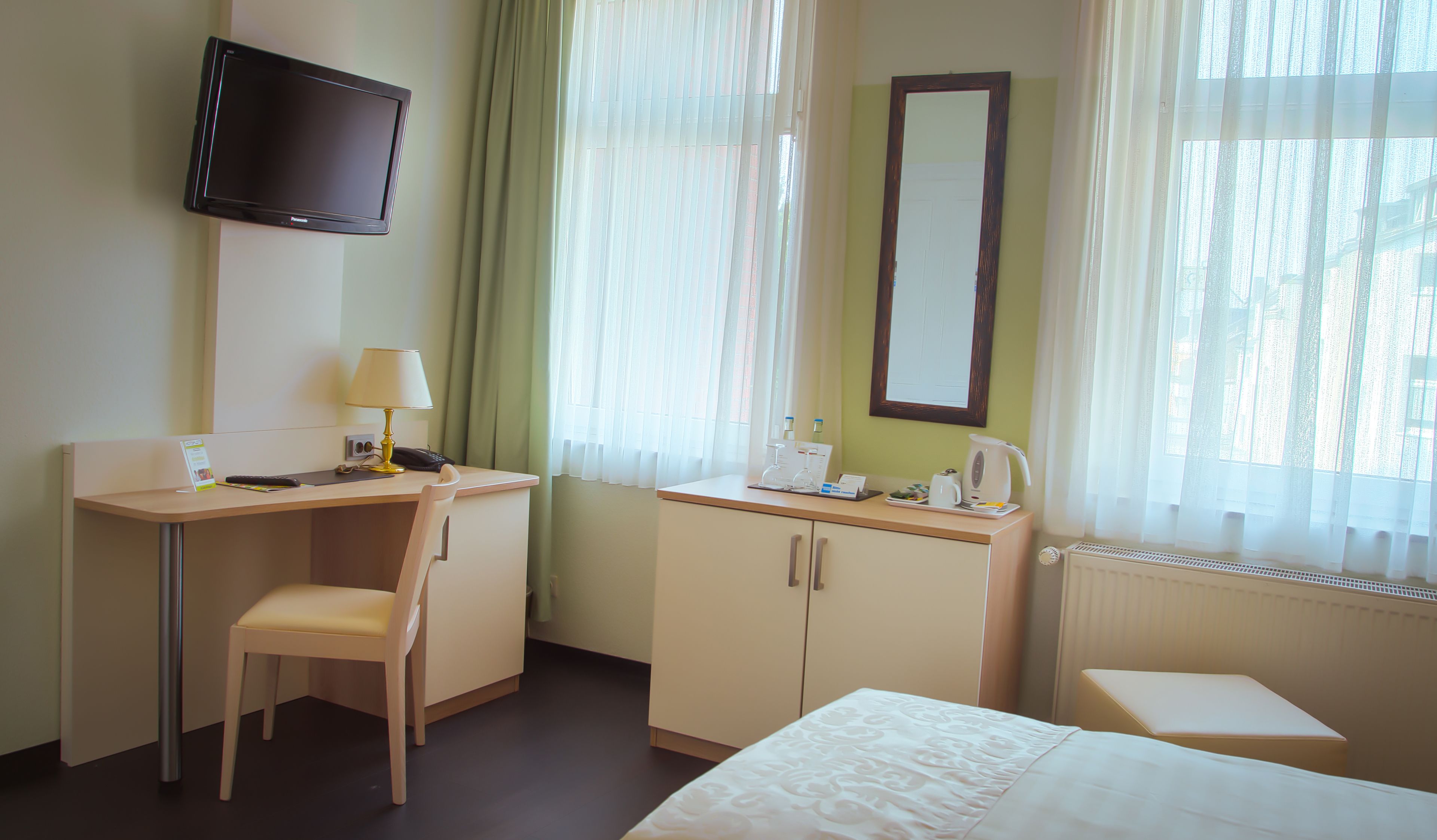 individually furnished, desk, soundproofing, iron/ironing board