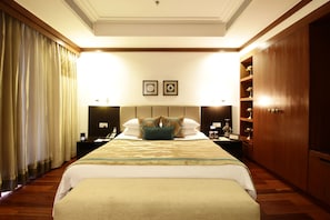 Minibar, in-room safe, individually decorated, individually furnished