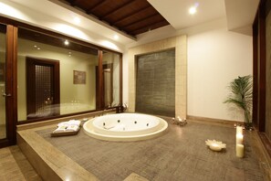 Bathroom sink - Jaypee Greens Golf & Spa Resort (Greater Noida)