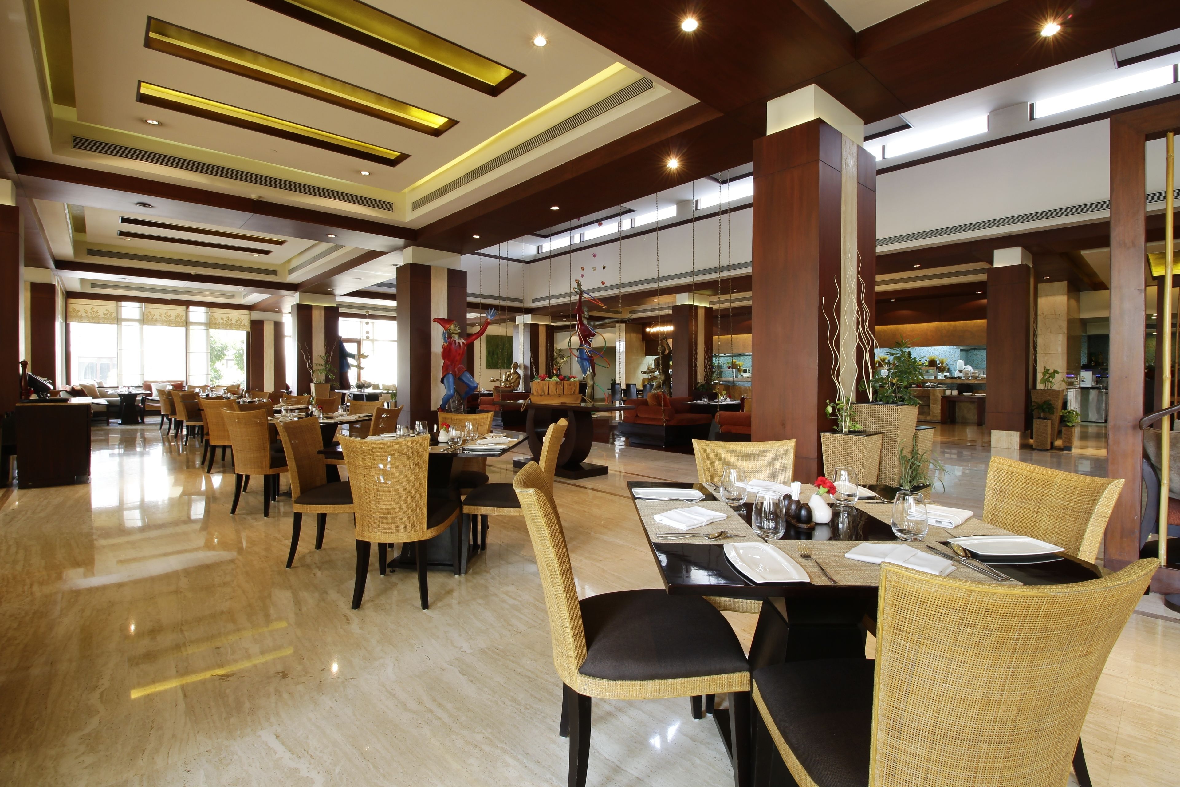 3 restaurants, breakfast, lunch, dinner served; italian cuisine