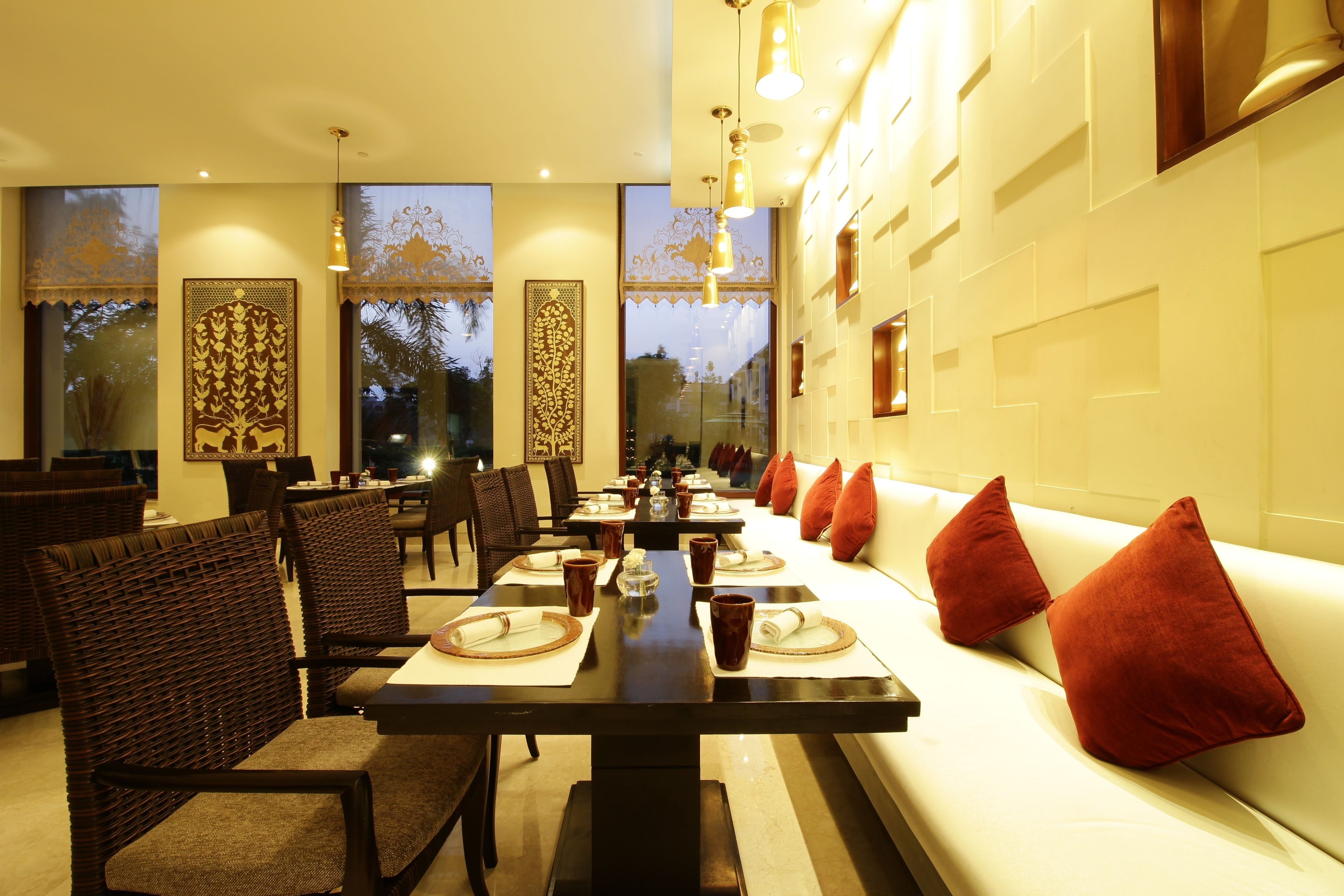 Daily buffet breakfast (INR 1092 per person)
