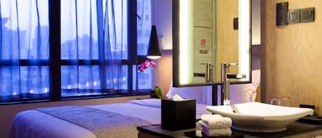 Minibar, in-room safe, desk, blackout curtains