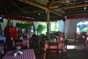 Breakfast, lunch and dinner served - Vilage Capoeira (Porto Seguro)