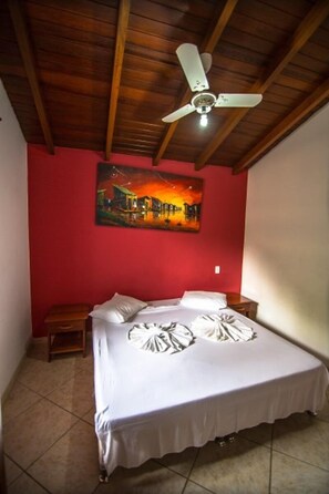 Pillowtop beds, individually decorated, individually furnished - Vilage Capoeira (Porto Seguro)