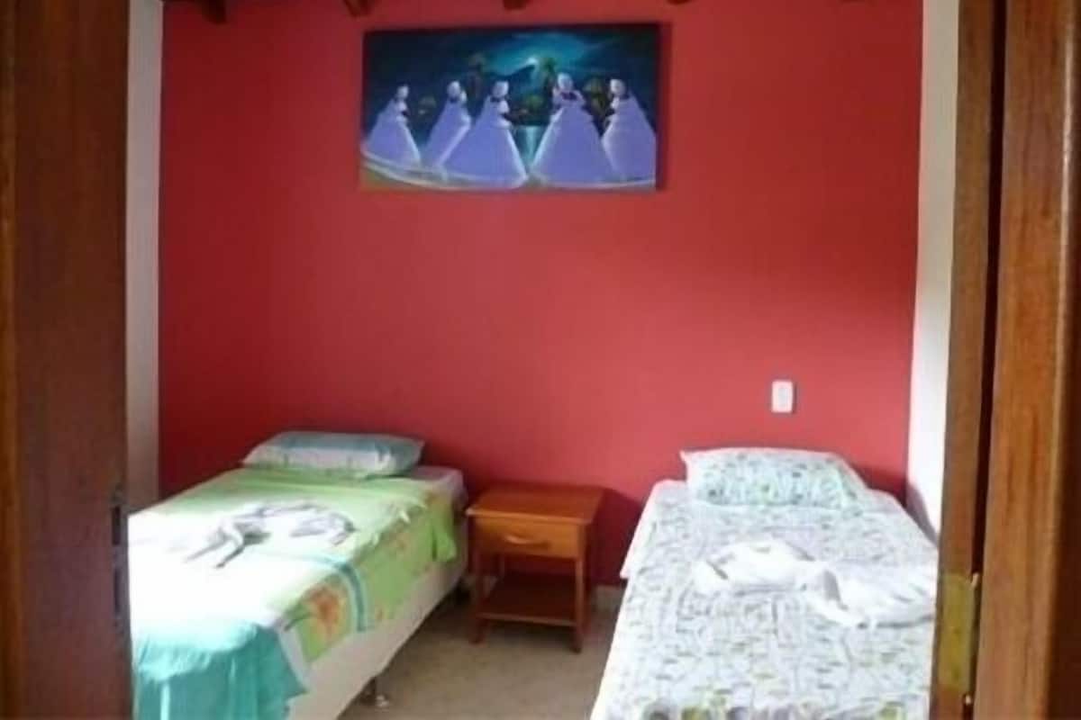 Deluxe Single Room | Pillow-top beds, soundproofing, free cots/infant beds, rollaway beds