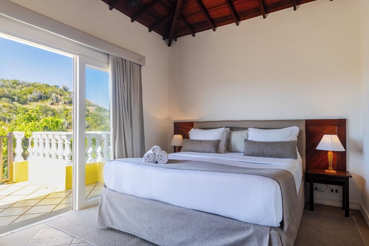 Classic Room, Balcony | In-room safe, soundproofing, free WiFi, bed sheets