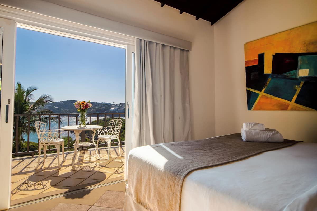 Luxury-Zimmer, Balkon, Meerblick | Zimmersafe, schallisolierte Zimmer, kostenloses WLAN, BettwÀsche