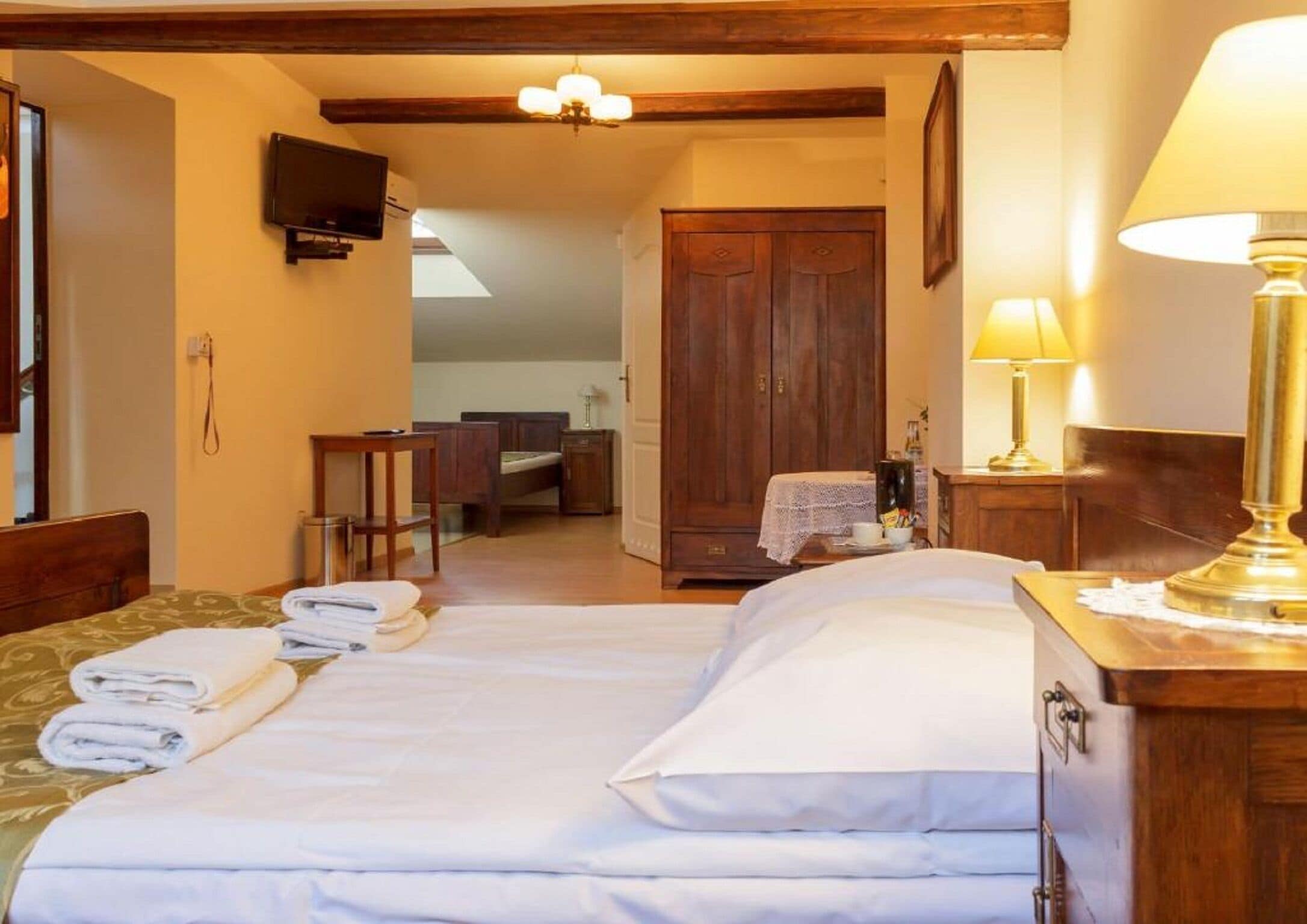 quadruple room | iron/ironing board, free wifi, bed sheets