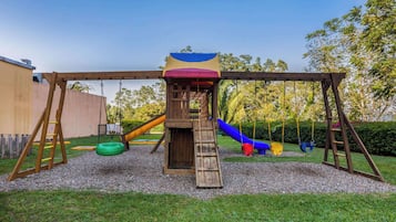 Außen-Kinderspielplatz