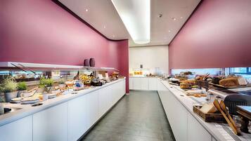 Petit déjeuner buffet (24 EUR par personne)