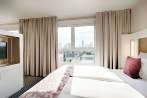 Premium bedding, in-room safe, desk, laptop workspace - Best Western Plus Welcome Hotel Frankfurt (Frankfurt)