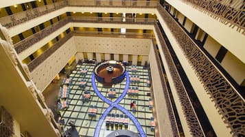 2 間餐廳,供應早餐、午餐和晚餐,印度料理