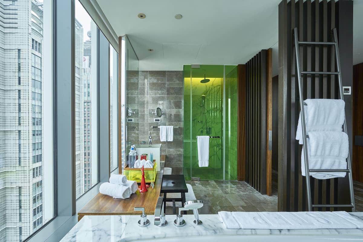 separate bathtub and shower, rainfall showerhead, free toiletries