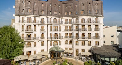 Epoque Hotel