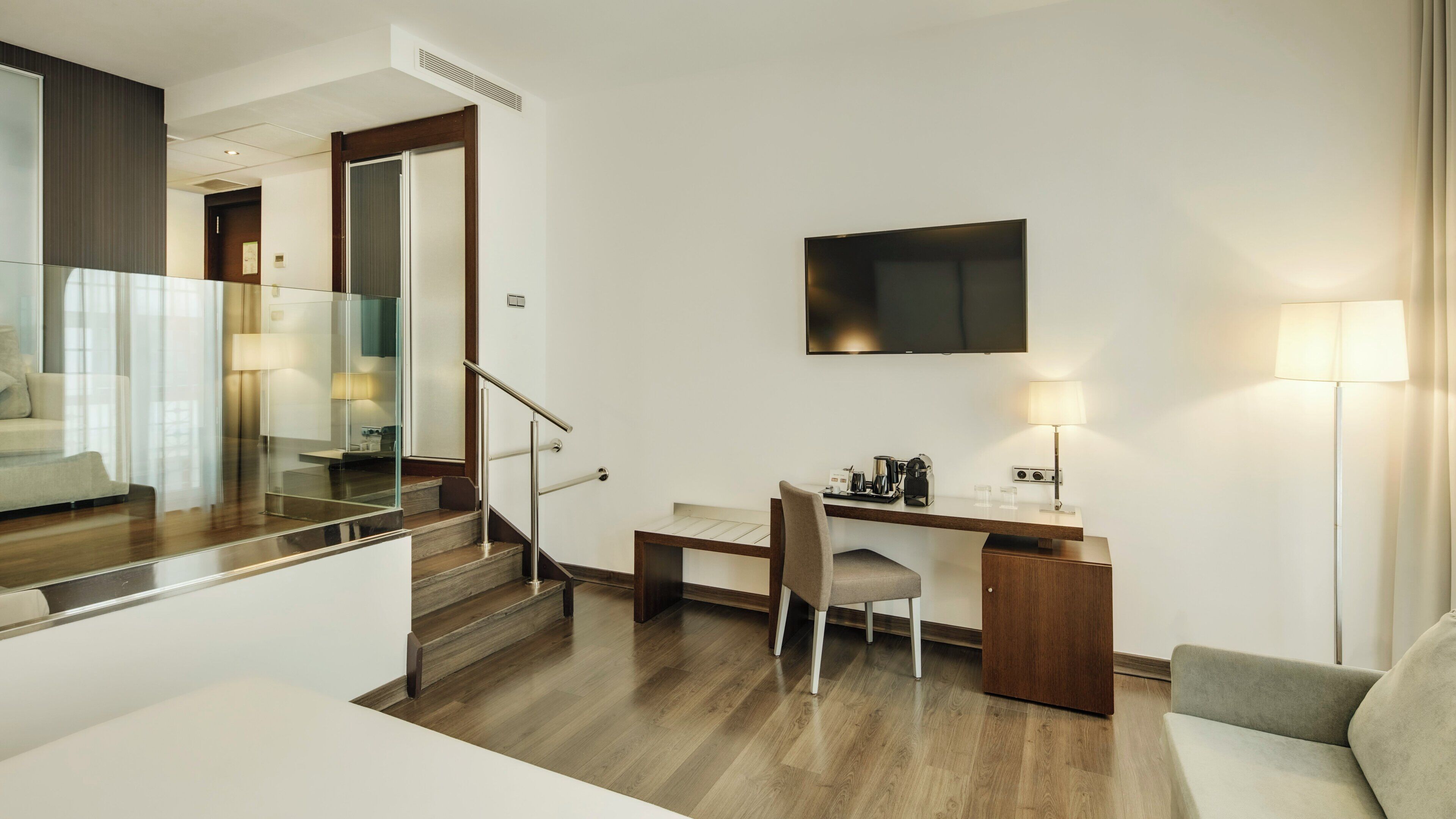 Superior Double Room | Minibar, in-room safe, desk, blackout drapes