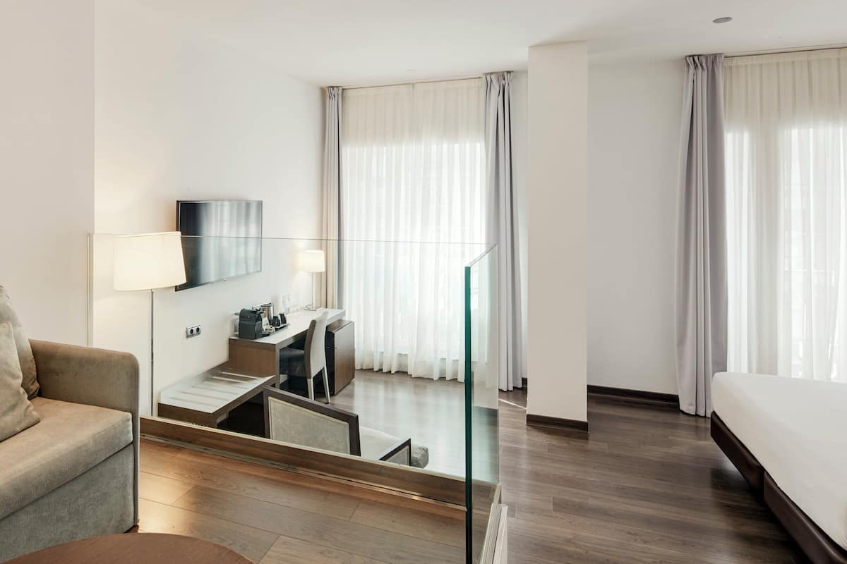 Minibar, in-room safe, desk, blackout drapes
