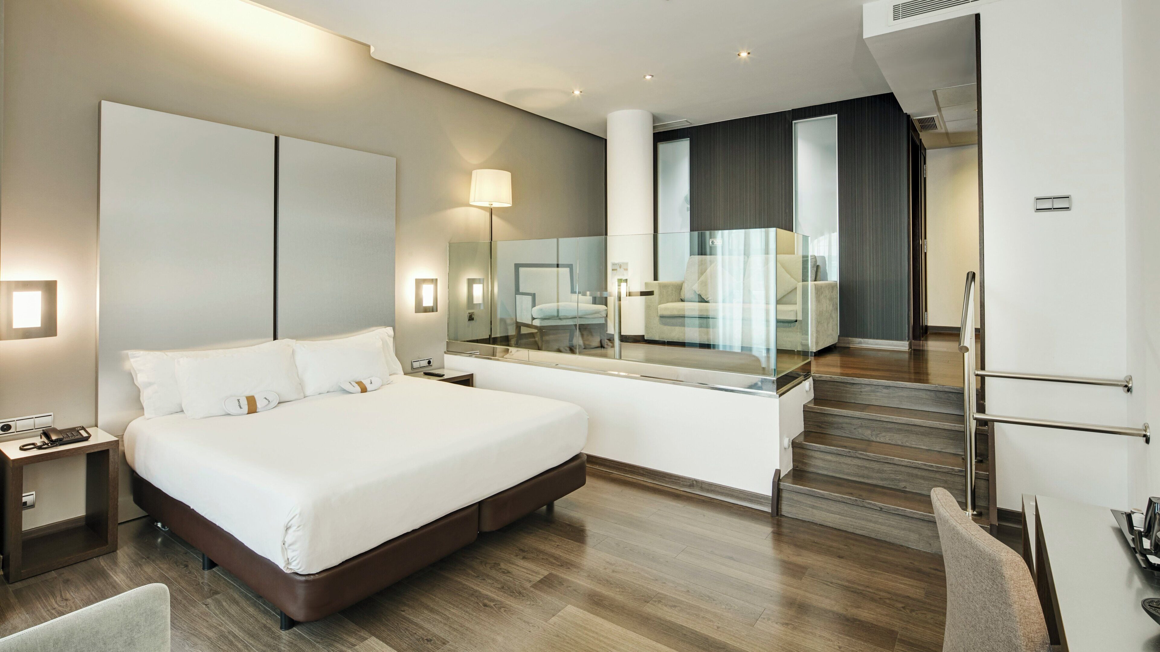 Superior Double Room | Minibar, in-room safe, desk, blackout drapes