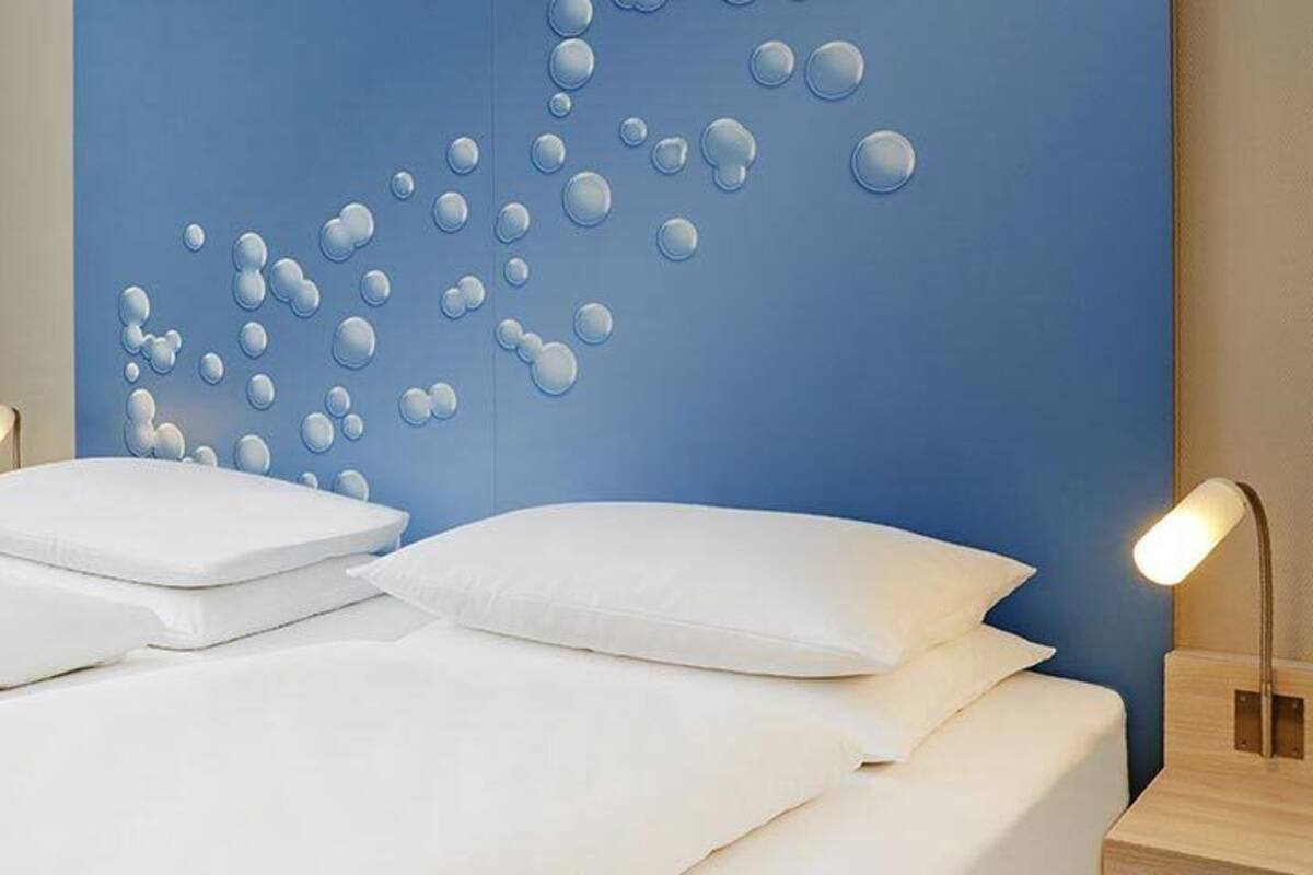 Ropa de cama hipoalergénica, escritorio, sistema de insonorización