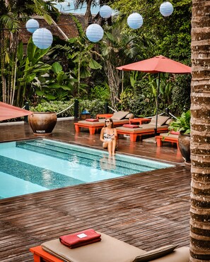 Outdoor pool, pool umbrellas