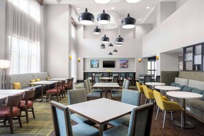 Free daily buffet breakfast  - Hampton Inn & Suites Birmingham/280 East-Eagle Point (Birmingham)