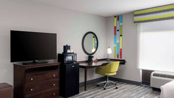 Room, 1 King Bed | Premium bedding, down comforters, in-room safe, individually decorated