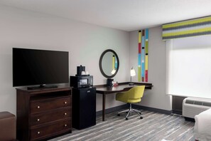 Room, 1 King Bed | Premium bedding, down duvets, in-room safe, individually decorated - Hampton Inn & Suites Birmingham/280 East-Eagle Point (Birmingham)