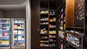 A store with shelves stocked with snacks, beverages, and household items. - Hampton Inn & Suites Birmingham/280 East-Eagle Point (Birmingham)