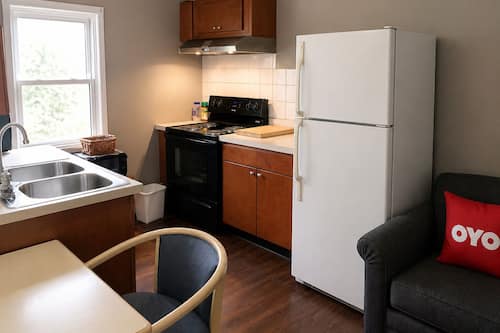Apartamento, 1 habitación, cocina | Cocina privada | Frigorífico pequeño, microondas y cafetera o tetera