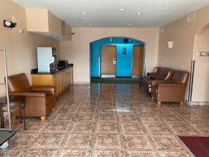 Lobby - Tropicana Inn and Suites (Dallas)