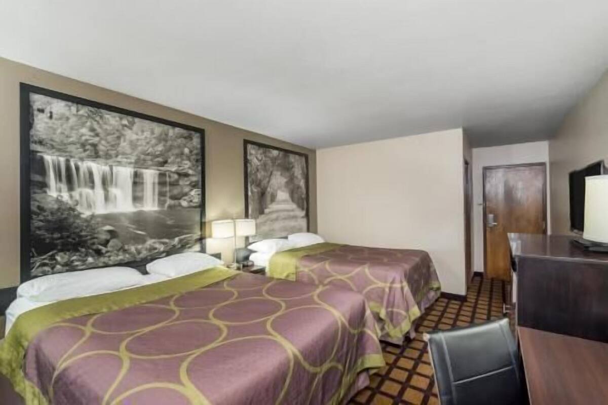 Desk, iron/ironing board, free WiFi, bed sheets