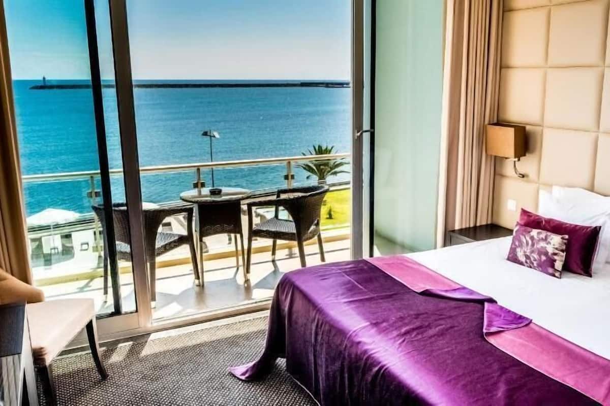 In-room safe, blackout drapes, soundproofing, iron/ironing board