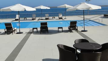 Outdoor pool, pool loungers