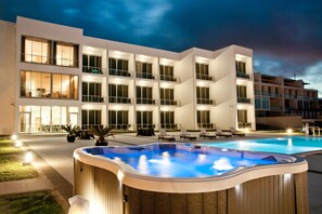 Outdoor pool, pool loungers