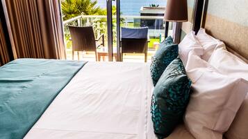 Standard-Doppelzimmer, Meerblick | Zimmersafe, Verdunkelungsvorhänge, schallisolierte Zimmer